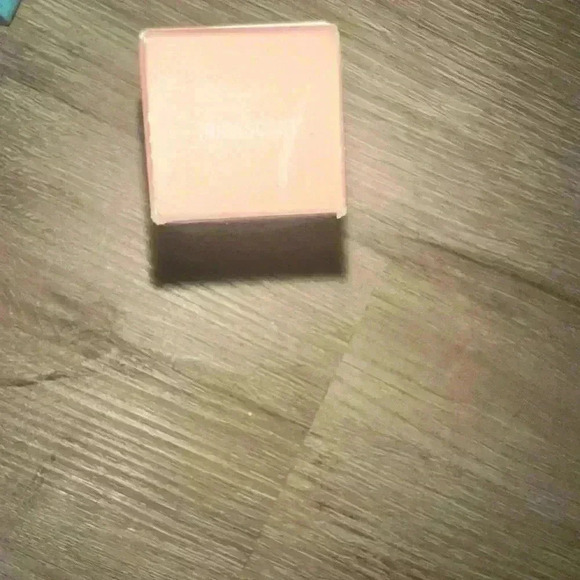 🌼IRIDESCENT KKW Beauty DISCONTINUED Lip Gloss - Picture 4 of 4